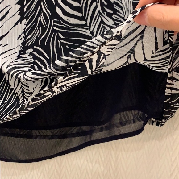 Club Monaco Daphins Top - Picture 6 of 7